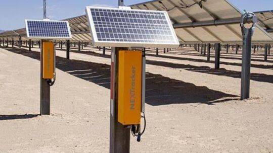 业界领先的太阳能跟踪装置公司依靠伟创力的 SmartNexus 进行安全的数据交换
