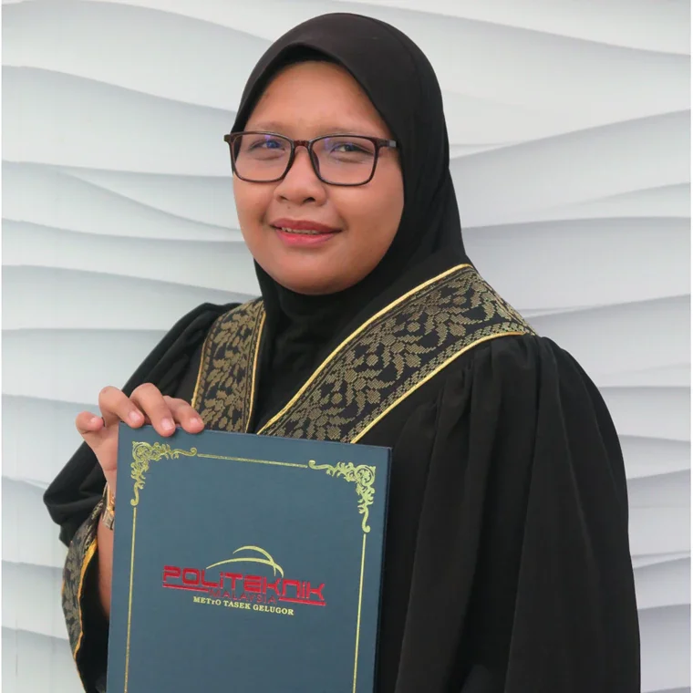 Siti, supervisora de control de calidad, Flex Johor (PTP).