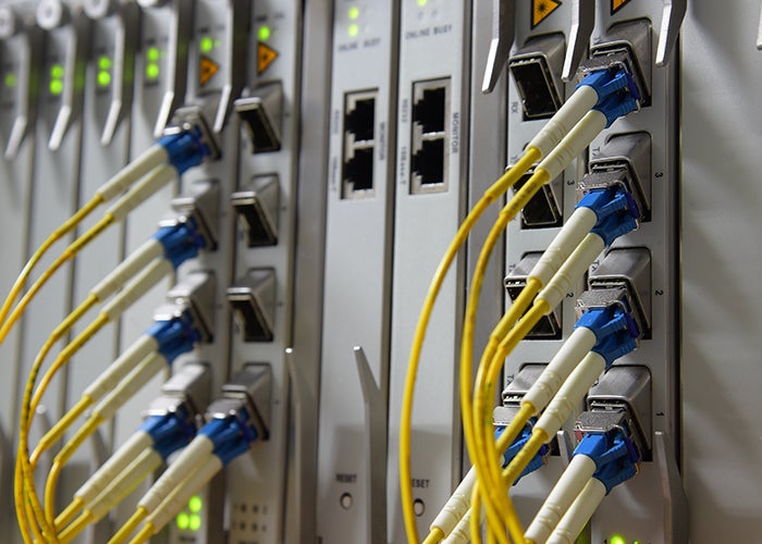 高 IP 和光纤网络质量和性能